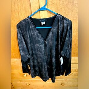 Ariella Size Medium New never worn. Still has tags on it